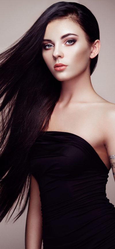 Fond d'écran iPhone Black Hair Dress Hands In Air 4k