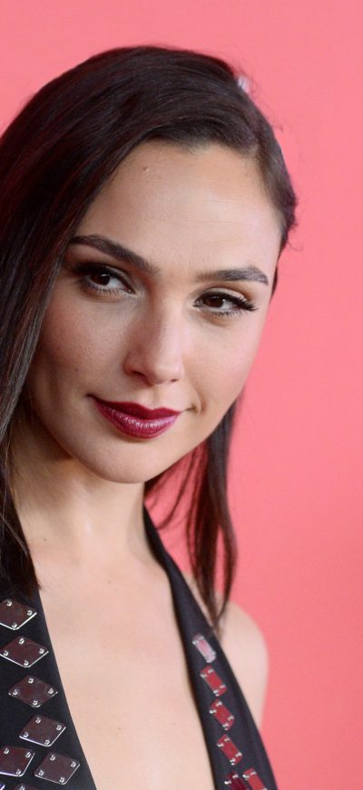 Fond d'écran iPhone Gal Gadot Revlon Live Boldly Campaign