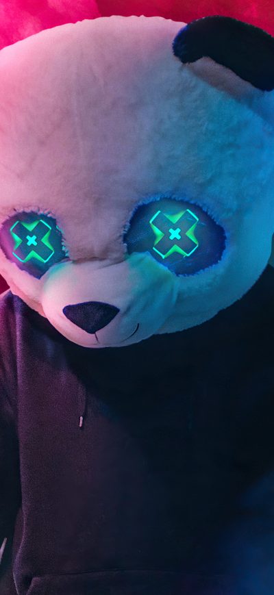 Fond d'écran iPhone Panda With Two Smoke Bombs 4k