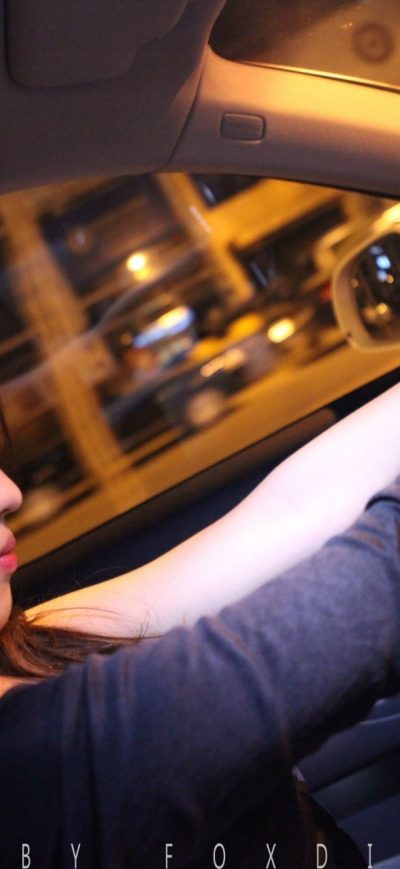 Fond d'écran iPhone Girl Driving Audi
