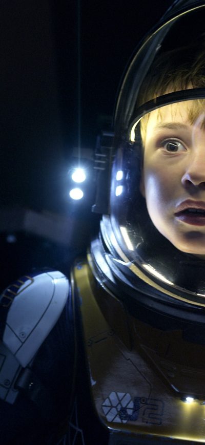 Fond d'écran iPhone Max Jenkins In Lost In Space