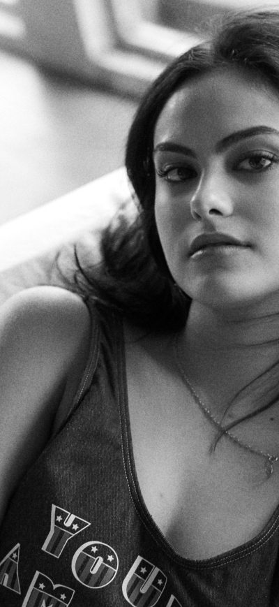 Fond d'écran iPhone Camila Mendes 3