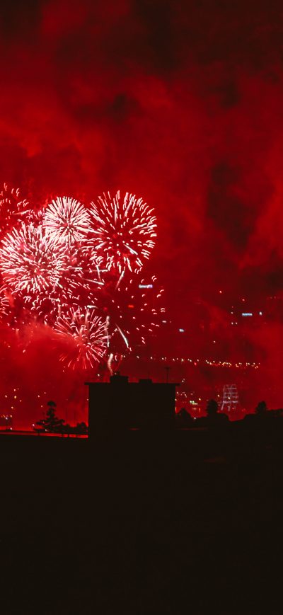Fond d'écran iPhone Fireworks Red Evening Festival Explosion 4k