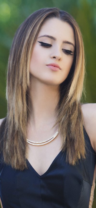 Fond d'écran iPhone Laura Marano 4k