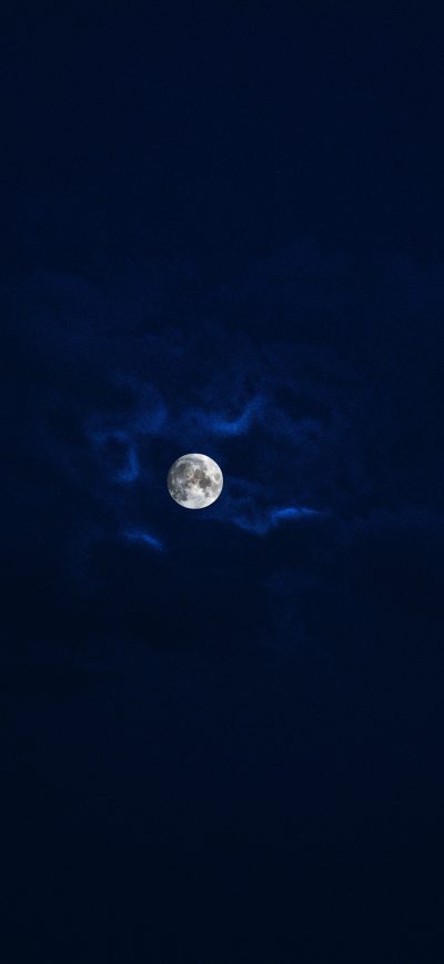 Fond d'écran iPhone Beautiful Moon In Blue Sky
