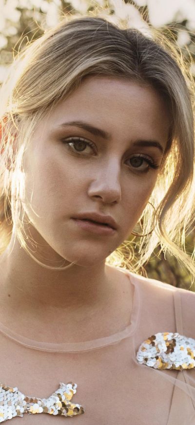 Fond d'écran iPhone Lili Reinhart Pulses Spikes Photoshoot 2018