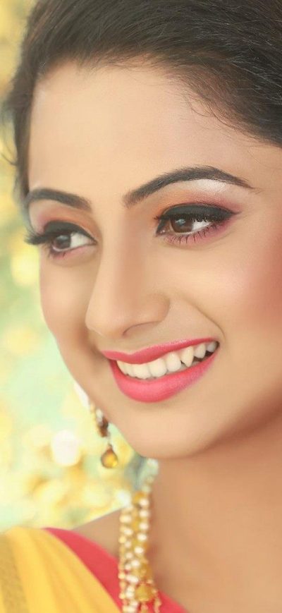Fond d'écran Namitha Pramod sur iPhone