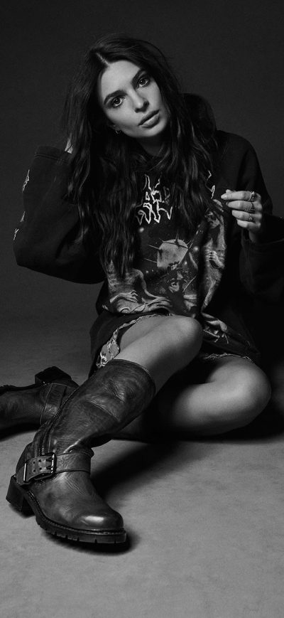 Fond d'écran iPhone Emily Ratajkowski Monochrome HD