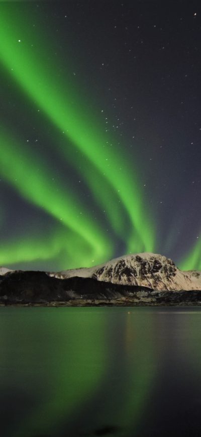 Fond d'écran iPhone Aurora Across The Bay Lofoten 5k