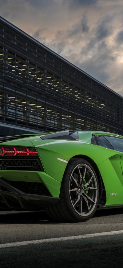 Fond d'écran Lamborghini Aventador S 2018 sur iPhone