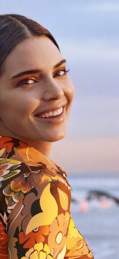 Fond d'écran iPhone Kendall Jenner Smiling 2019