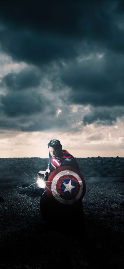 Fond d'écran iPhone Superman Holding Mjolnir And Captain America Shield 4k