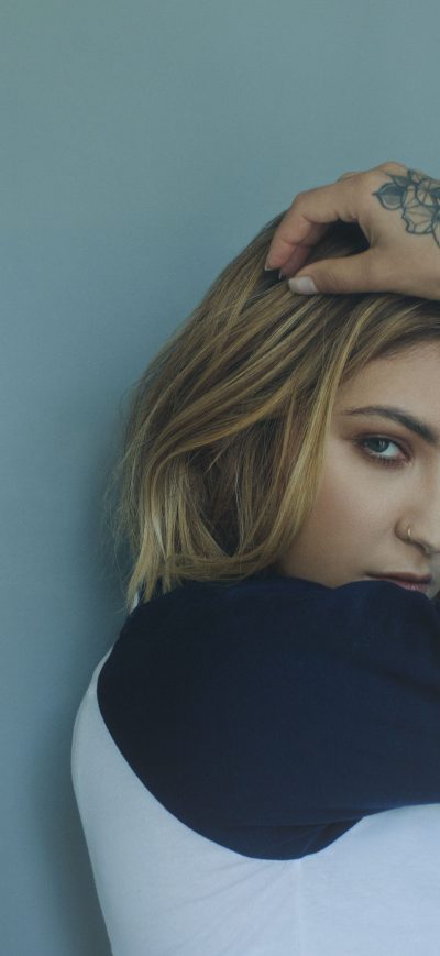 Fond d'écran iPhone Julia Michaels 2019