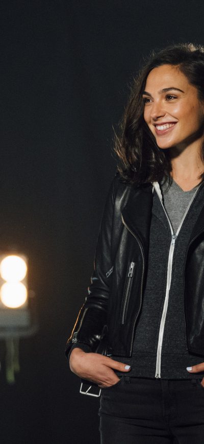 Fond d'écran iPhone Gal Gadot Cute Smile 8k