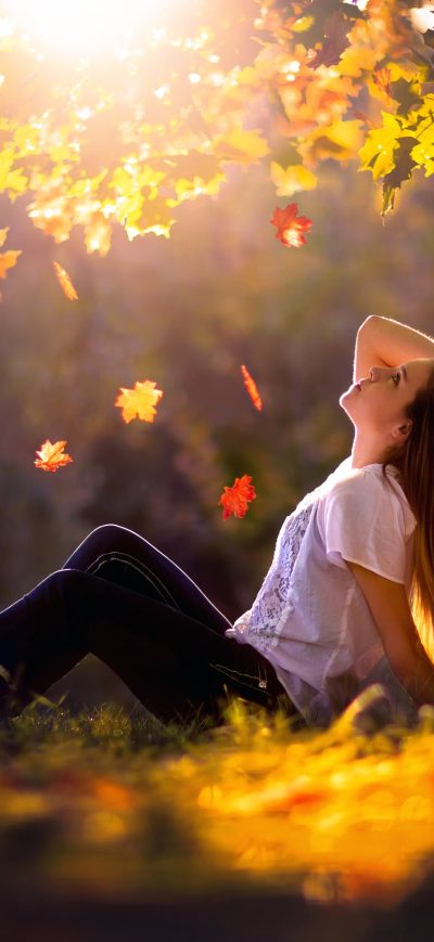Fond d'écran iPhone Leaves Sunlight Women Outdoors