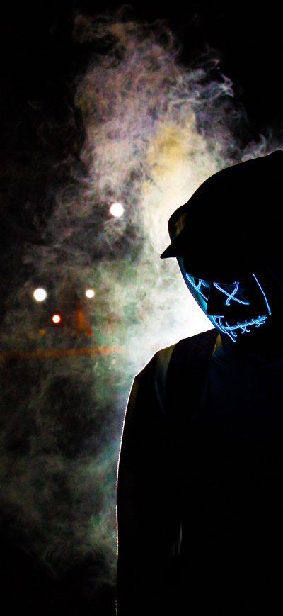 Fond d'écran iPhone Backlit Mask Hoodie Guy 5k