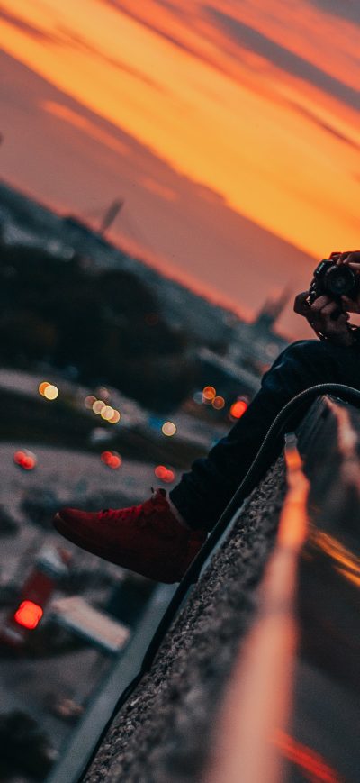 Fond d'écran iPhone Mask Guy Somewhere Passing The Time 4k