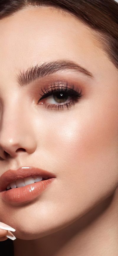 Fond d'écran iPhone Peyton List Kiss Cosmetics 2021