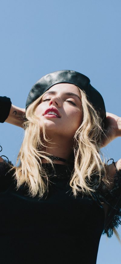 Fond d'écran Ana De Armas W Magazine 2017 sur iPhone