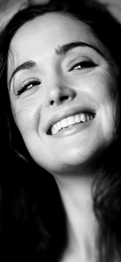 Fond d'écran iPhone Rose Byrne Smiling