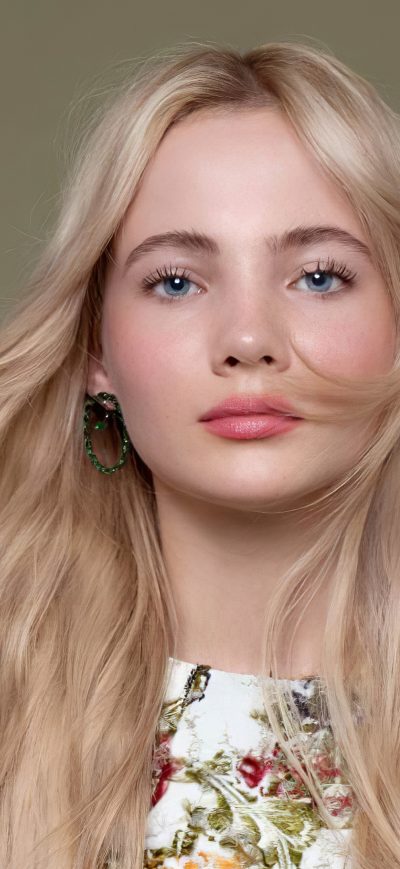 Fond d'écran iPhone Freya Allan Mod Magazine 2020 4k