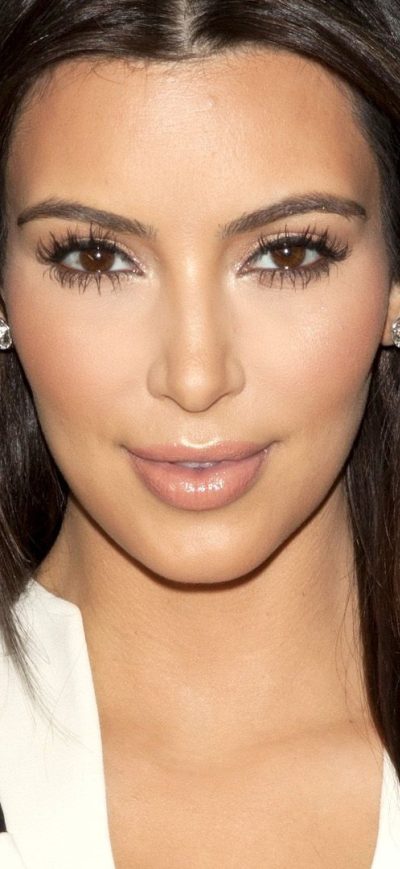Fond d'écran iPhone Kim Kardashian Brunette