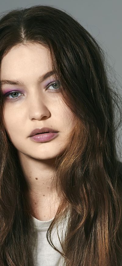 Fond d'écran iPhone Gigi Hadid US Harpers Bazaar 2021