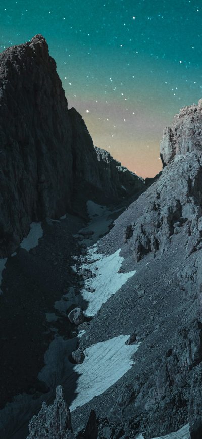 Fond d'écran iPhone Vibrant Evening Sky Rocks Mountains 4k