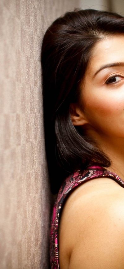 Fond d'écran iPhone Mehreen Pirzada