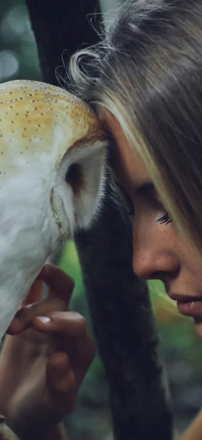 Fond d'écran iPhone Girl With Owl