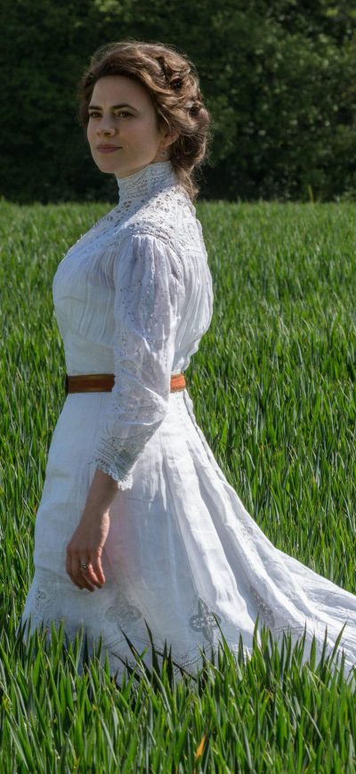 Fond d'écran iPhone Hayley Atwell In White Dress