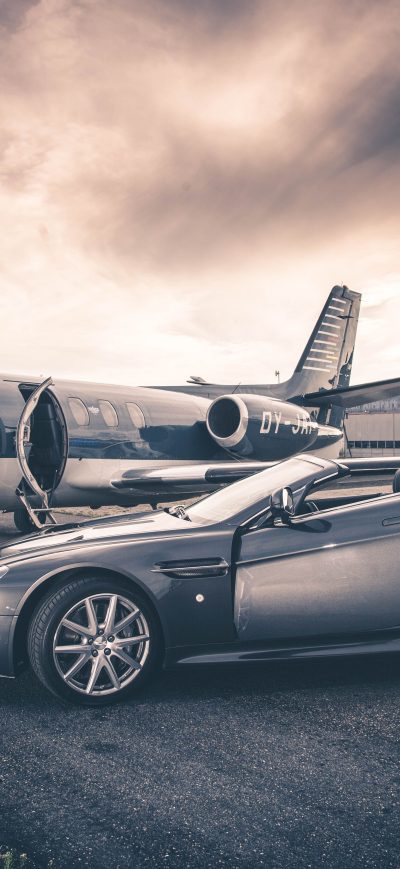 Fond d'écran iPhone Aston Martin And Jet Model Photoshoot