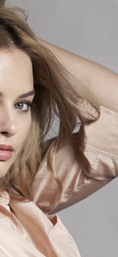 Fond d'écran iPhone Margot Robbie Hands In Hairs 4k