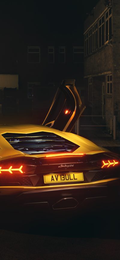Fond d'écran Lamborghini Aventador In The Night sur iPhone