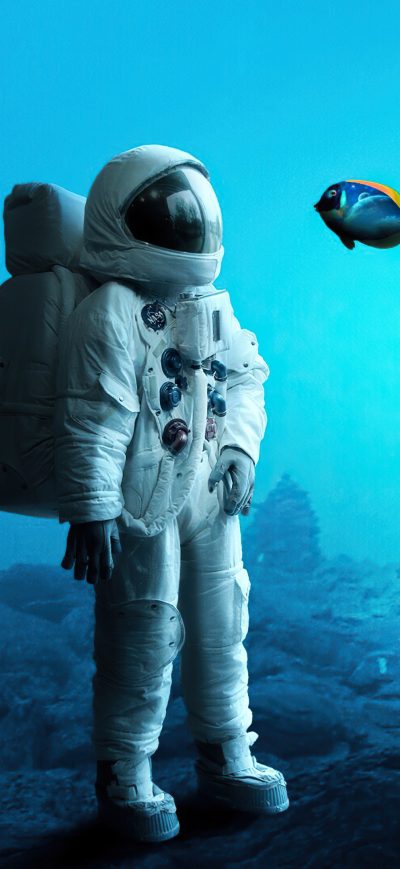 Fond d'écran iPhone Astronaut In Ocean 4k