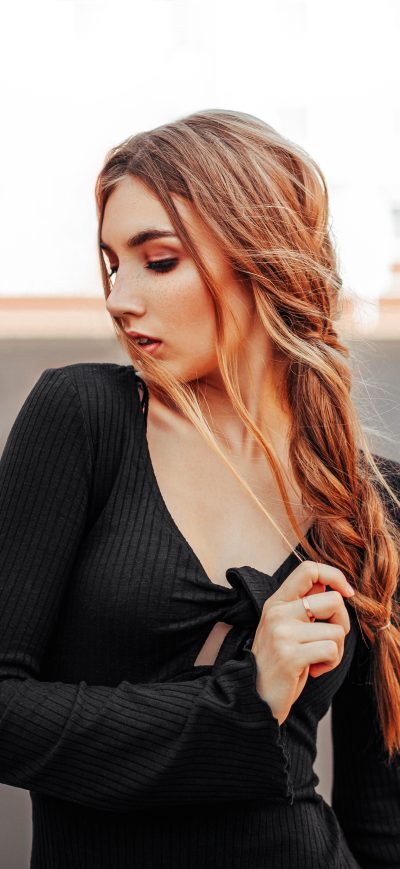 Fond d'écran iPhone Black Dress Model 8k