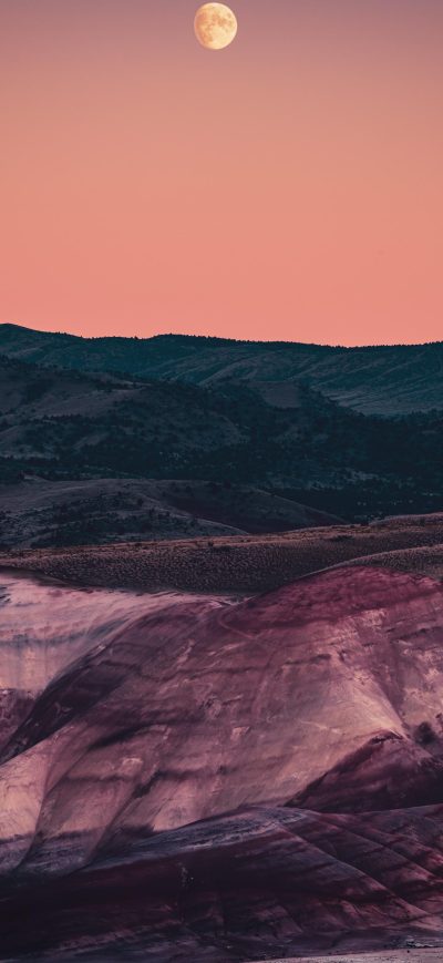 Fond d'écran iPhone Moon Rising Over The Painted Hills 4k