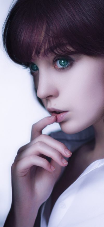 Fond d'écran iPhone Purple Hair Green Eye Model