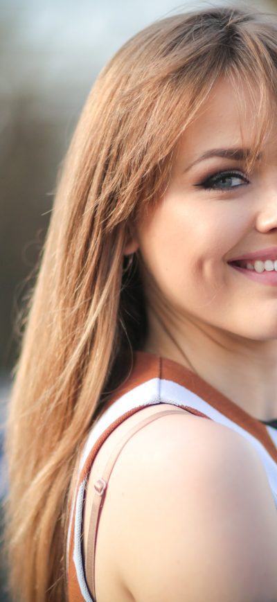 Fond d'écran Kristina Bazan Model sur iPhone