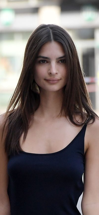 Fond d'écran iPhone Emily Ratajkowski In 2018