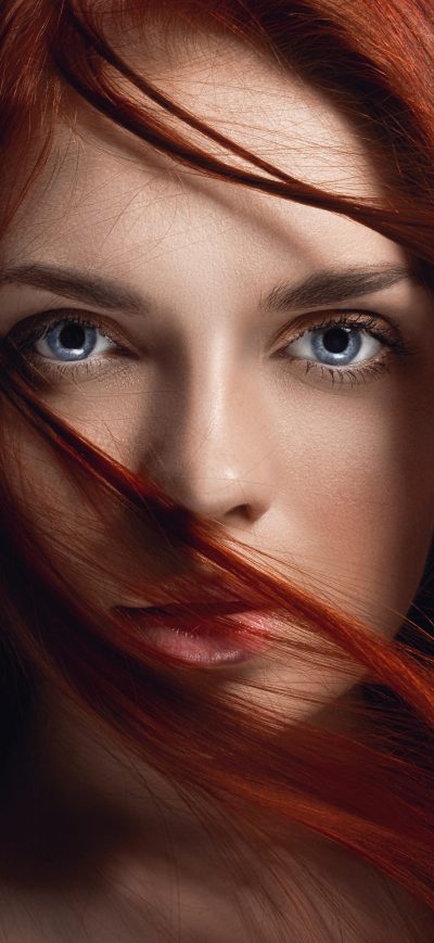 Fond d'écran iPhone Redhead Girl Hairs On Face 4k 5k