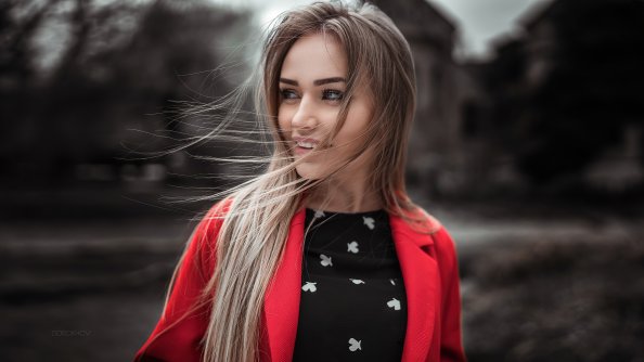 Blonde Girl Straight Hair Smiling 4k