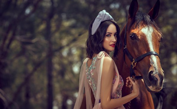 Girl With Horse 4k