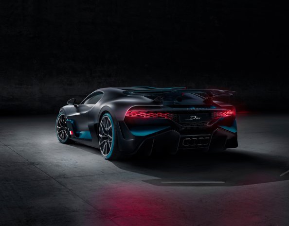 Bugatti Divo 2018 Rear View