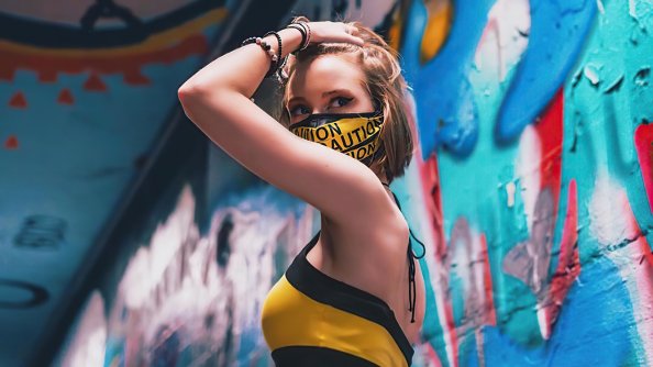 Mask Girl Posing 4k
