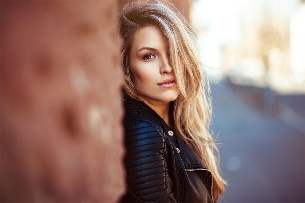 Blonde Girl Standing Side Wall 4k