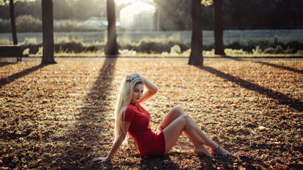 Blonde Girl Grass Sitting 4k