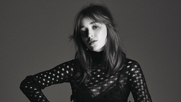 Phoebe Dynevor LOfficiel Usa 4k