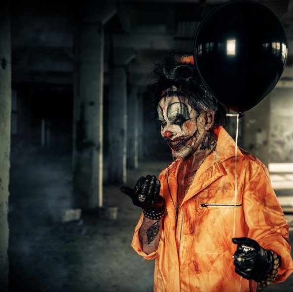 Halloween Guy With Balloon 4k