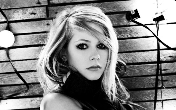 Avril Lavinge Monochrome